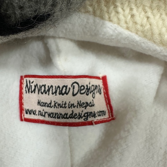 Nirvana Designs Kids Polar Bear Hat Hand Knit in Nepal - Picture 3 of 6